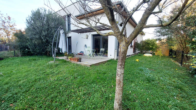 Appartement - 93 m² - 5 pièces