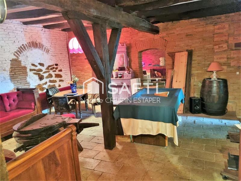 Maison - 400 m² - 11 pièces