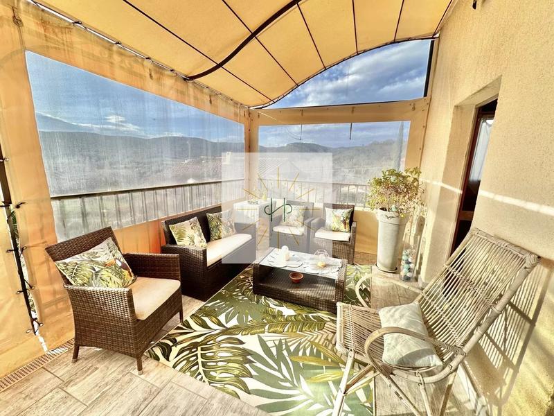 Maison - 188 m² - 9 pièces