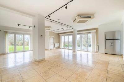 Demeure - 195 m² - 8 pièces