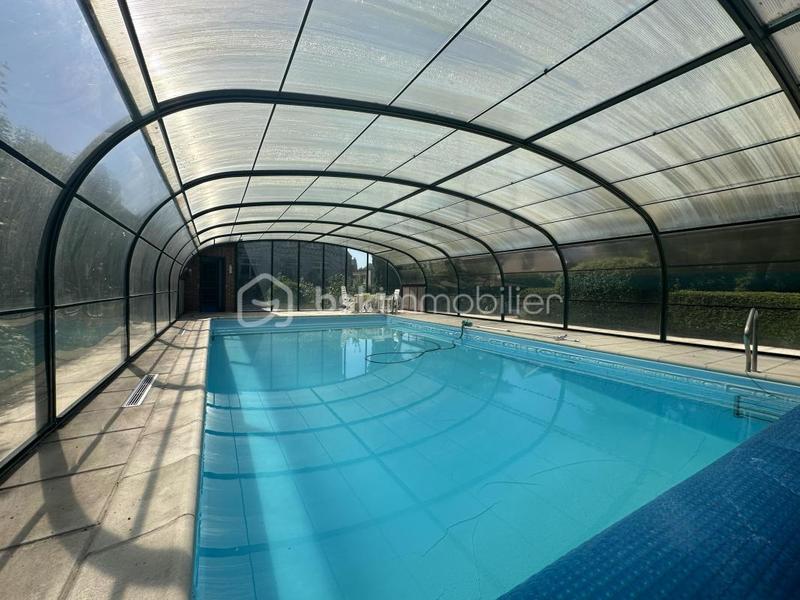 Maison de maîtres - 360 m² - 12 pièces