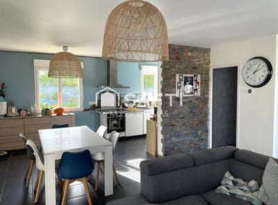 Maison - 82 m² - 4 pièces