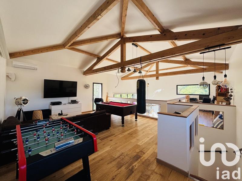 Maison - 411 m² - 5 pièces