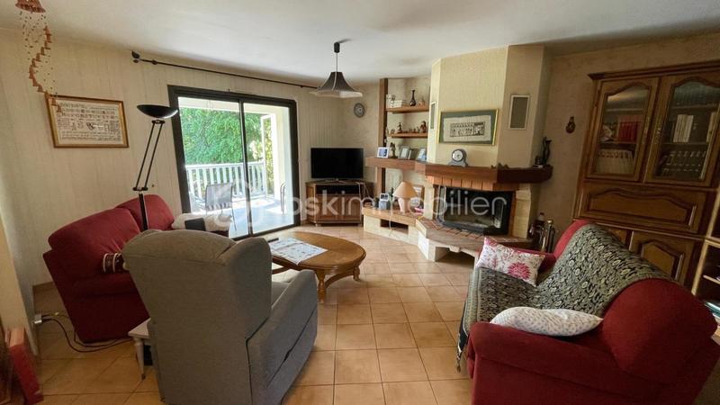 Propriété - 169 m² - 6 pièces