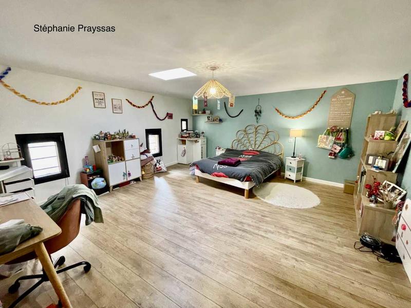 Maison - 300 m² - 5 pièces