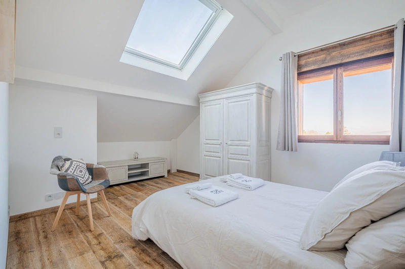 Maison - 393 m² - 12 pièces