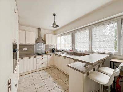 Appartement - 80 m² - 4 pièces