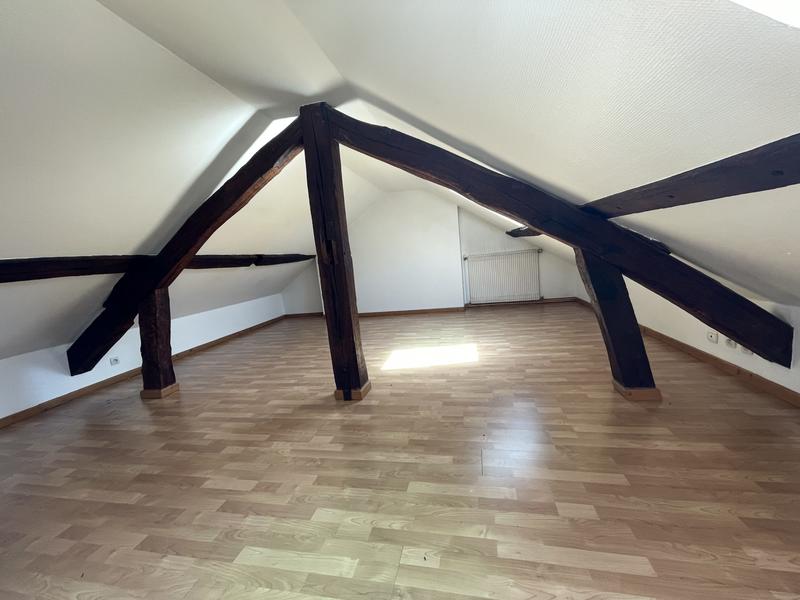 Appartement - 105 m² - 6 pièces