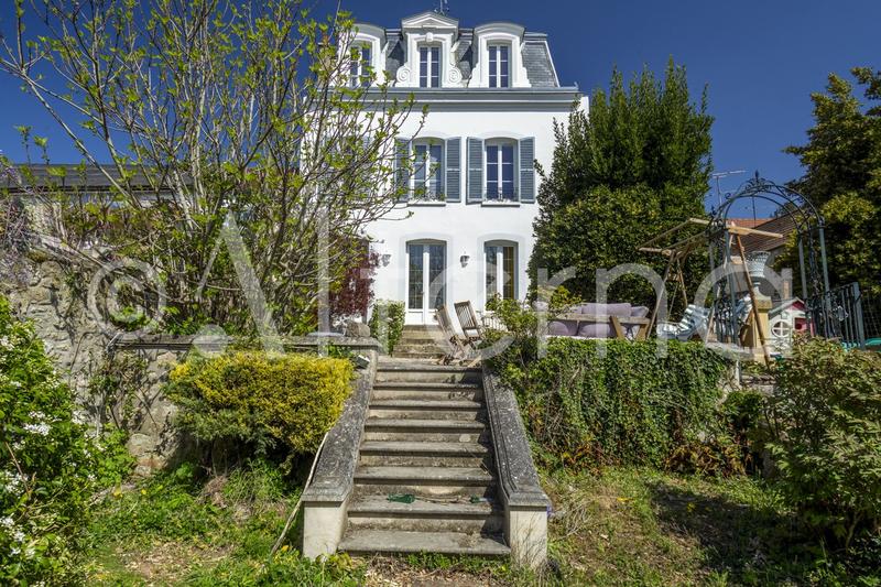 Maison - 133 m² - 6 pièces