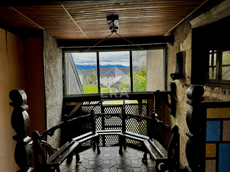 Maison - 414 m² - 9 pièces