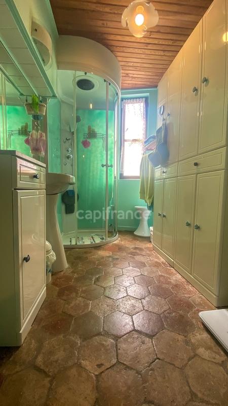 Propriété - 600 m² - 23 pièces