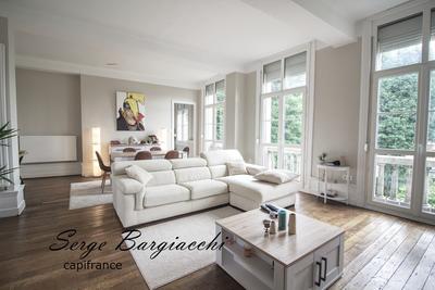 Appartement - 134 m² - 6 pièces