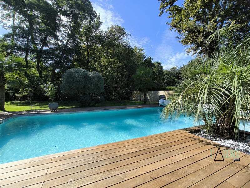 Maison contemporaine - 200 m² - 8 pièces