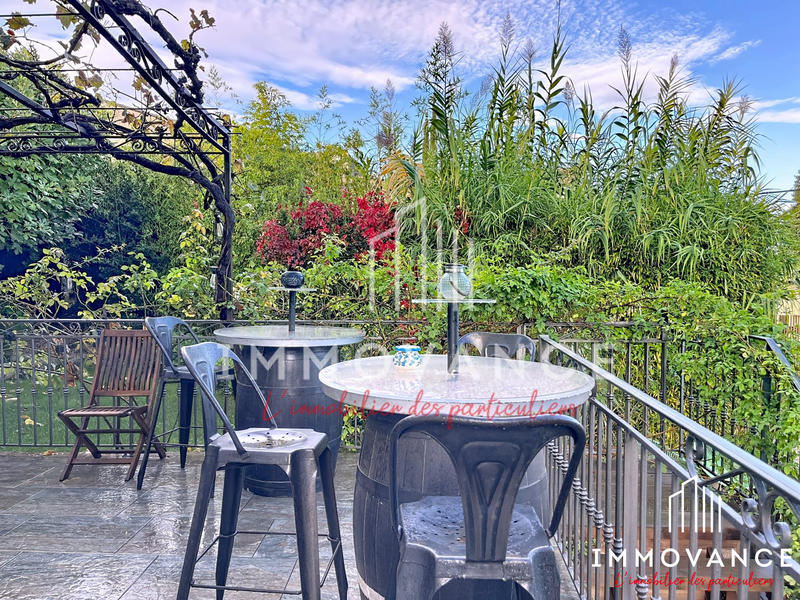 Maison - 275 m² - 7 pièces