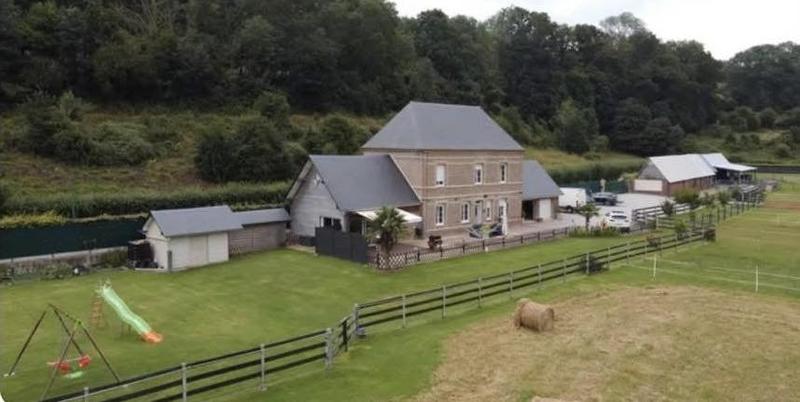 Maison - 213 m² - 8 pièces