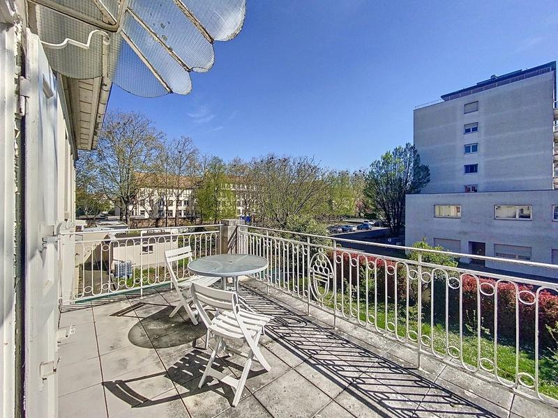 Maison - 299 m² - 9 pièces