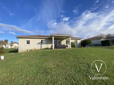 Maison - 93 m² - 4 pièces