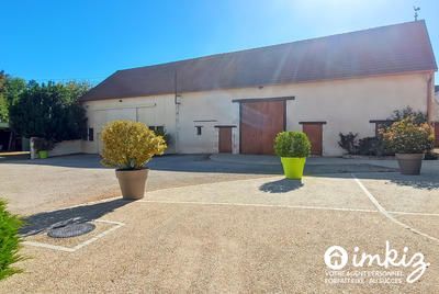 Maison - 360 m² - 15 pièces