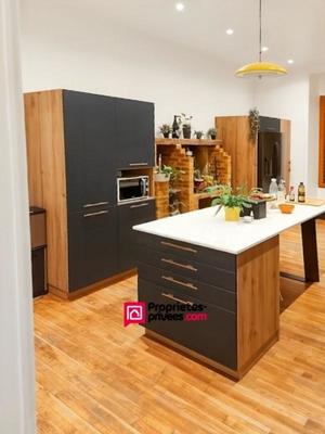 Maison - 216 m² - 9 pièces