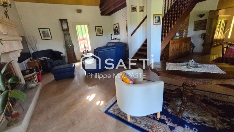 Maison - 180 m² - 7 pièces