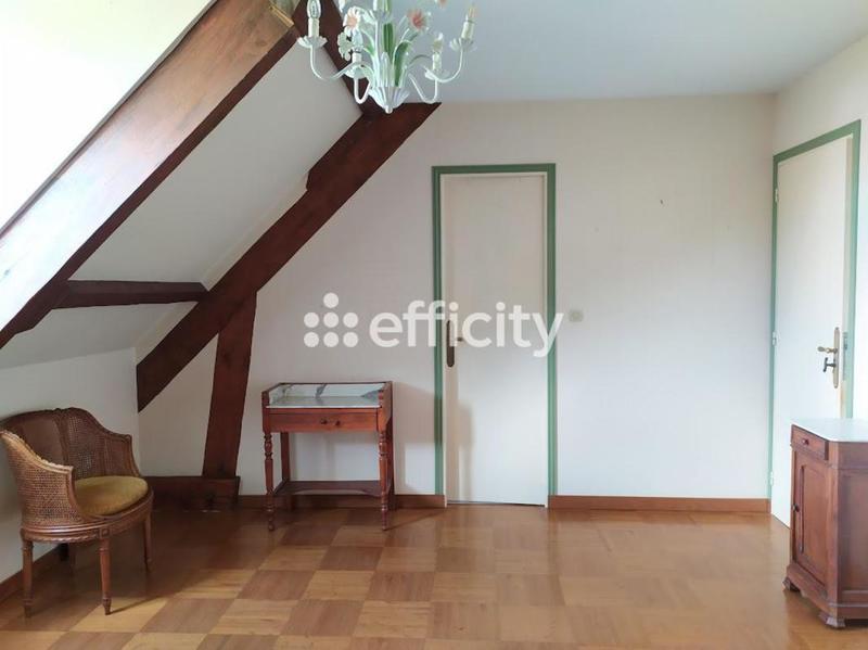 Maison - 212 m² - 8 pièces