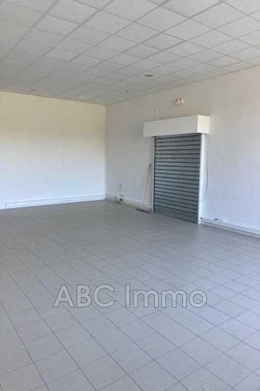 Local commercial - 200 m²
