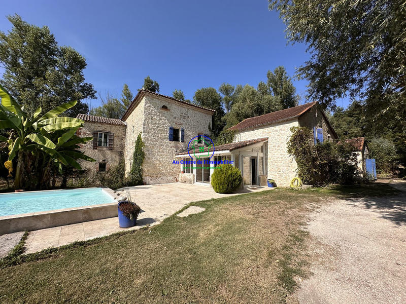 Moulin - 322 m² - 10 pièces