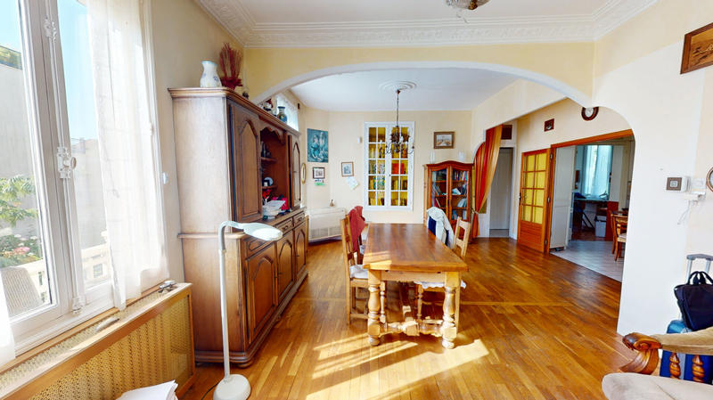 Maison - 250 m² - 5 pièces