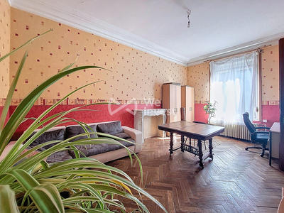 Maison - 188 m² - 8 pièces