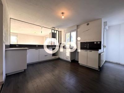 Maison - 177 m² - 7 pièces