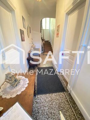 Maison - 210 m² - 11 pièces