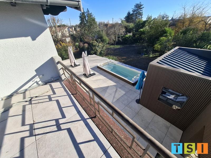 Maison - 263 m² - 8 pièces