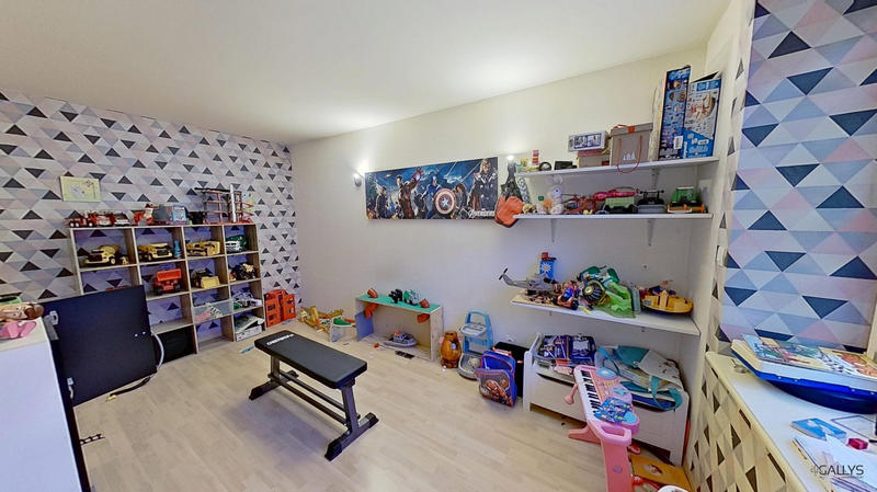 Maison - 180 m² - 7 pièces