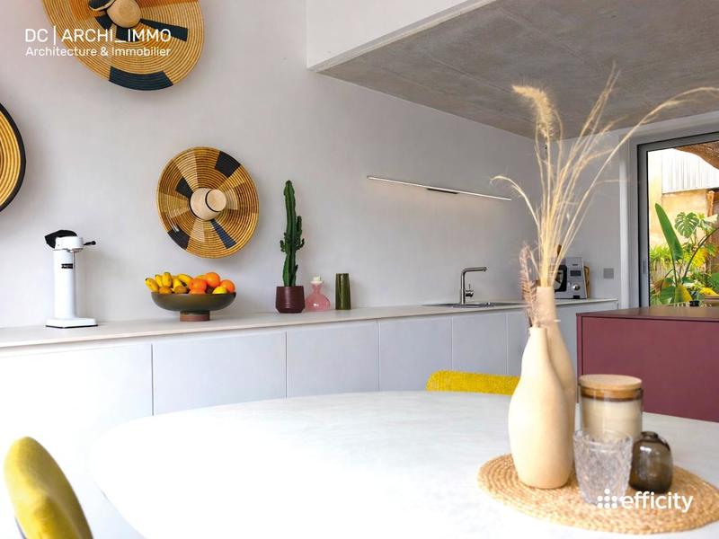 Maison - 223 m² - 7 pièces