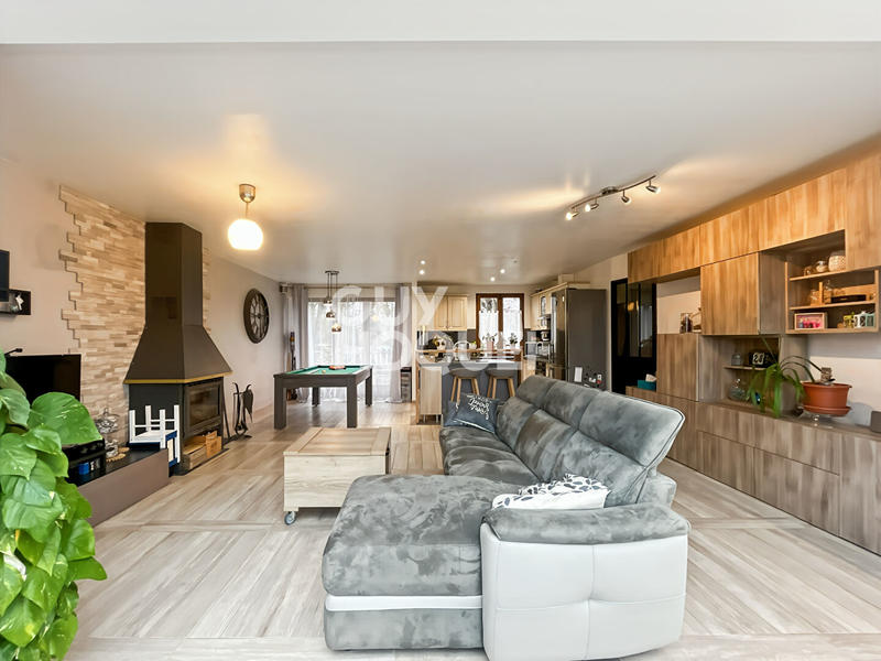 Maison - 102 m² - 5 pièces