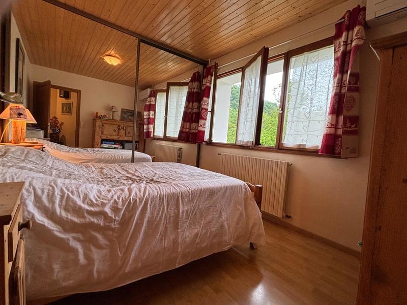 Maison traditionnelle - 276 m² - 6 pièces