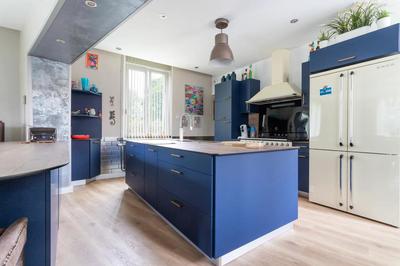 Maison - 280 m² - 10 pièces