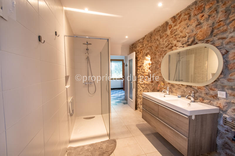 Maison - 200 m² - 7 pièces