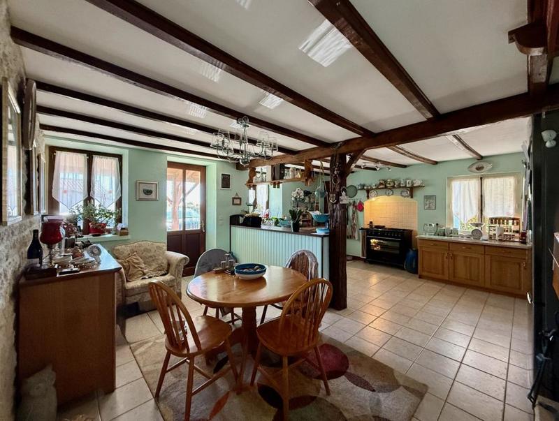 Maison en pierre - 144 m² - 7 pièces