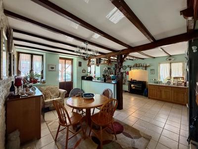 Maison en pierre - 144 m² - 7 pièces