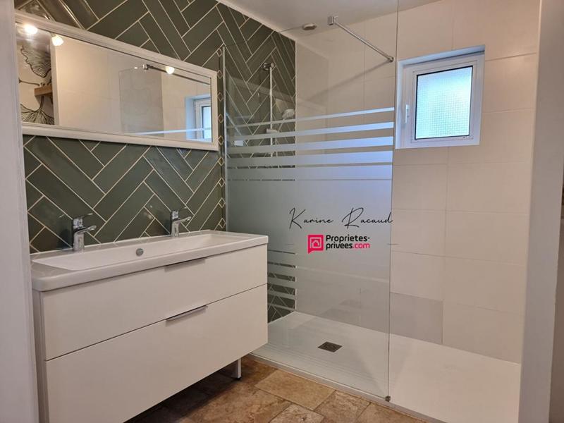 Maison - 201 m² - 8 pièces