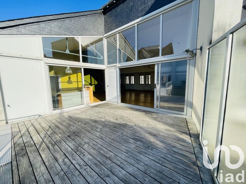 Loft - 213 m² - 5 pièces