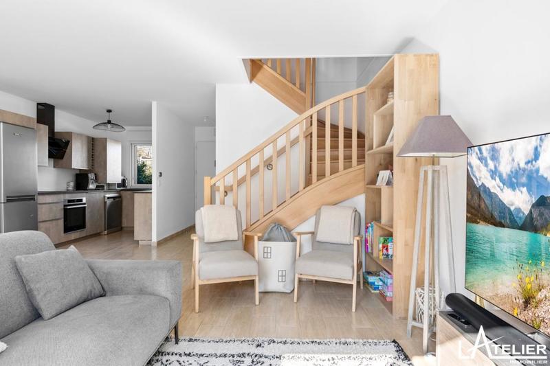 Maison - 111 m² - 5 pièces