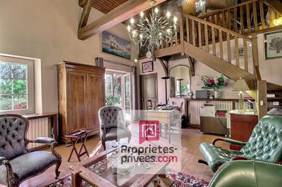 Maison - 210 m² - 8 pièces