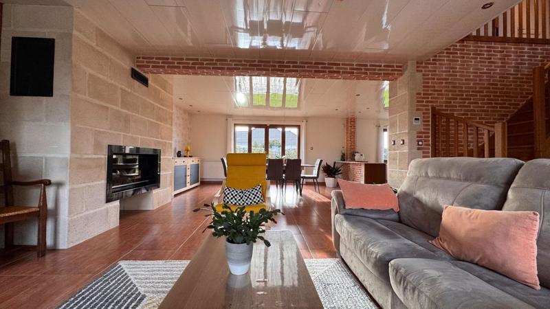 Maison - 203 m² - 6 pièces