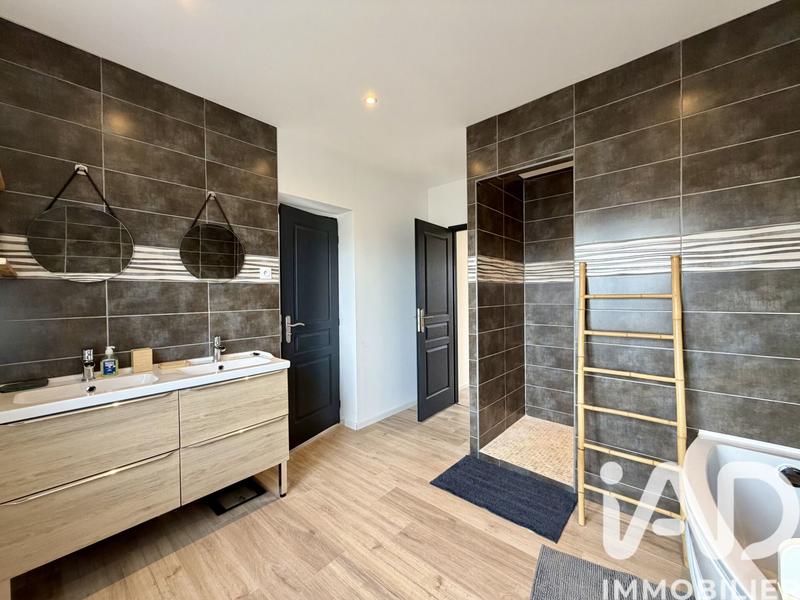 Maison - 185 m² - 7 pièces