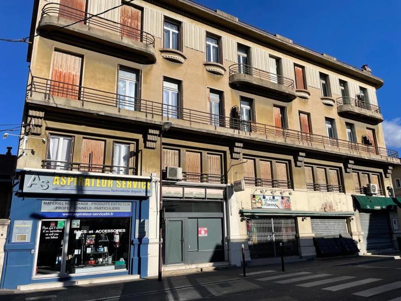 Local commercial - 81 m² - 3 pièces