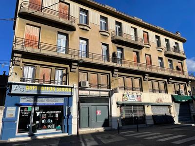 Local commercial - 81 m² - 3 pièces