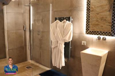 Mas - 397 m² - 14 pièces