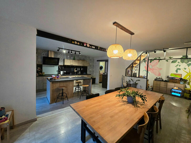 Maison - 150 m² - 5 pièces